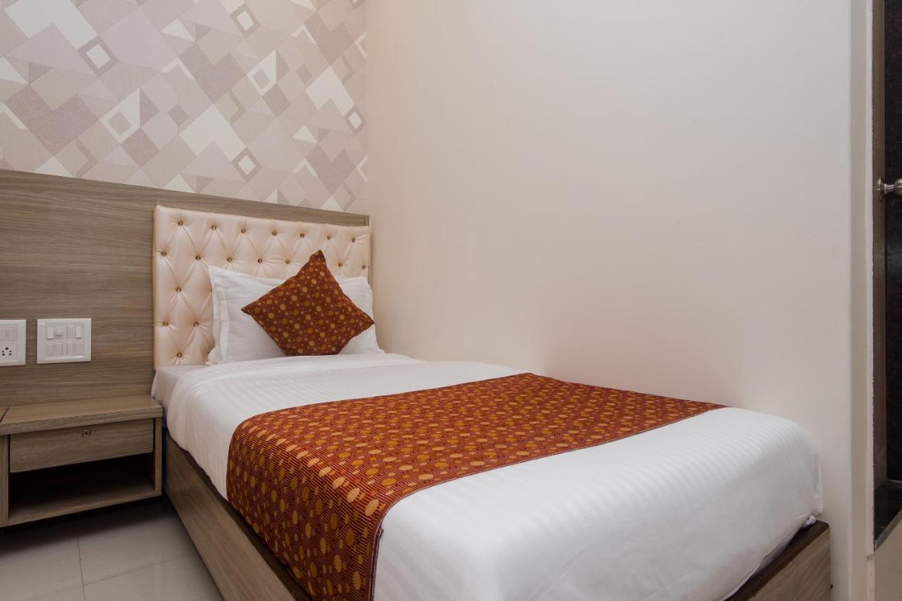 Oyo 14056 Golden Arch Hotell Mumbai Eksteriør bilde
